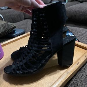 Super cute black open toe wedges